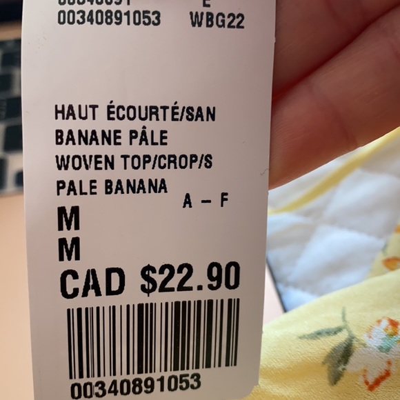 Multiple crop tops with front tie - Picture 7 of 8